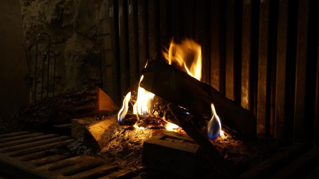 Ostello Mas Rural El Negre Ogassa Esterno foto