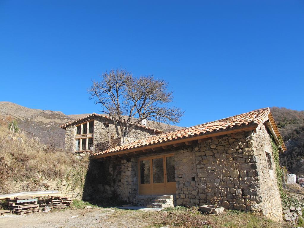 Ostello Mas Rural El Negre Ogassa Esterno foto